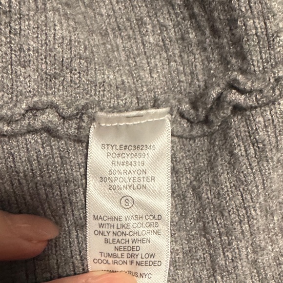 Cyrus Gray Turtleneck Sweater - Picture 7 of 8